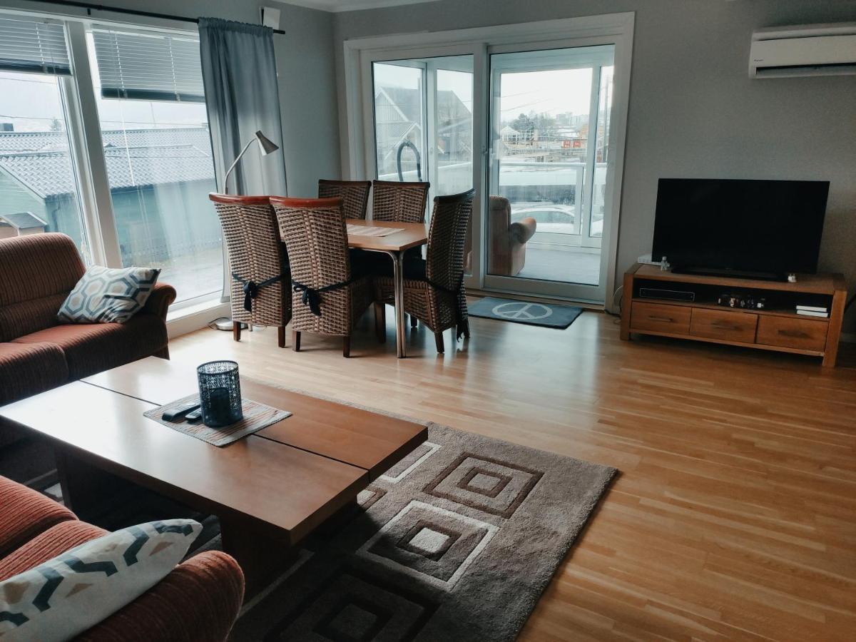Feelhome Apartment 4- Bedroms Njords Veg Tromso Bagian luar foto